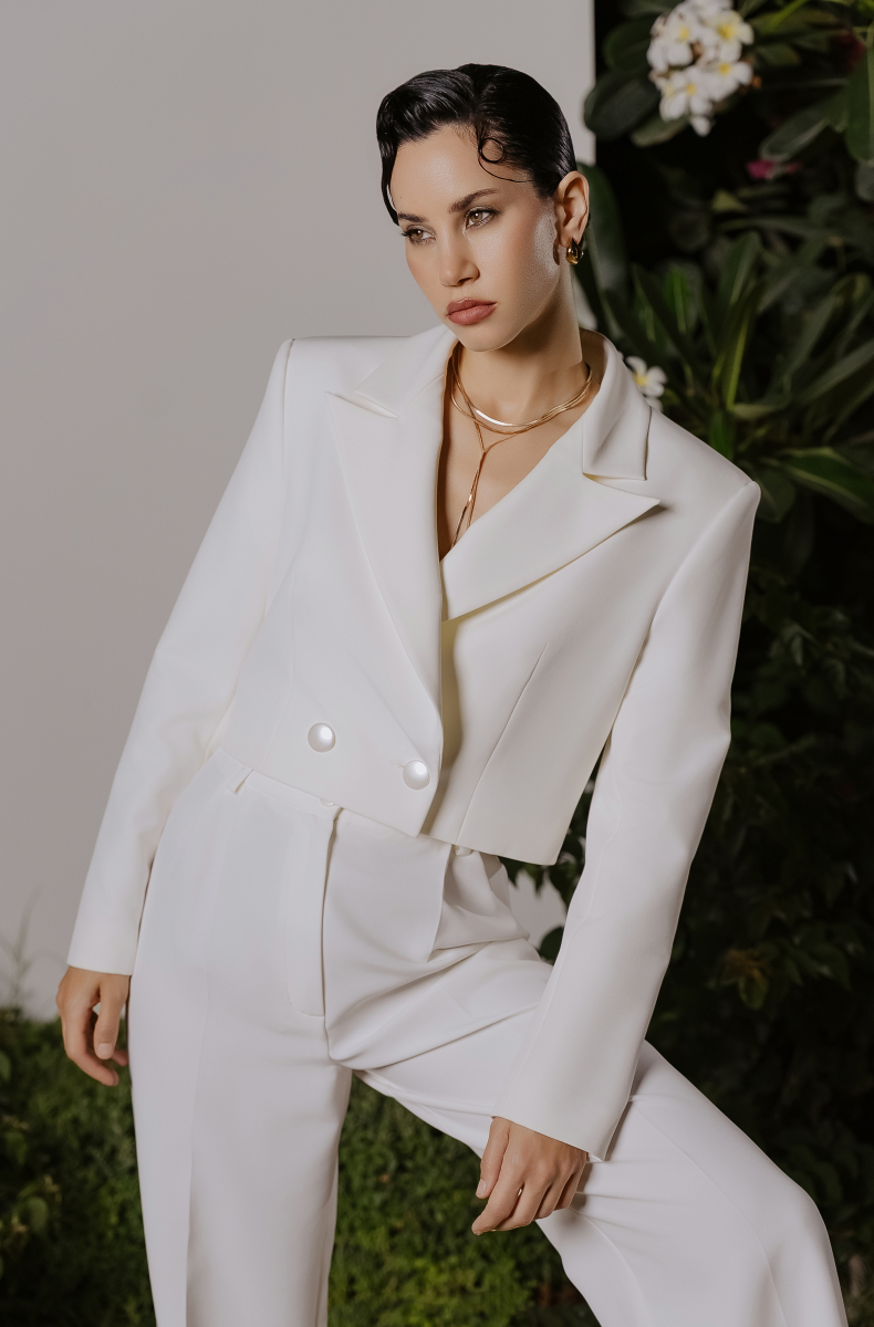 Cropped straight-cut blazer, milk white
