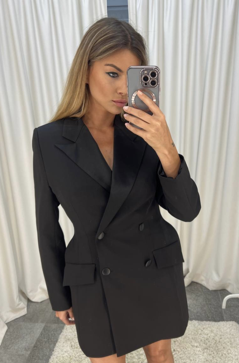 1STerica: Black double-breasted dress-jacket with satin lapels