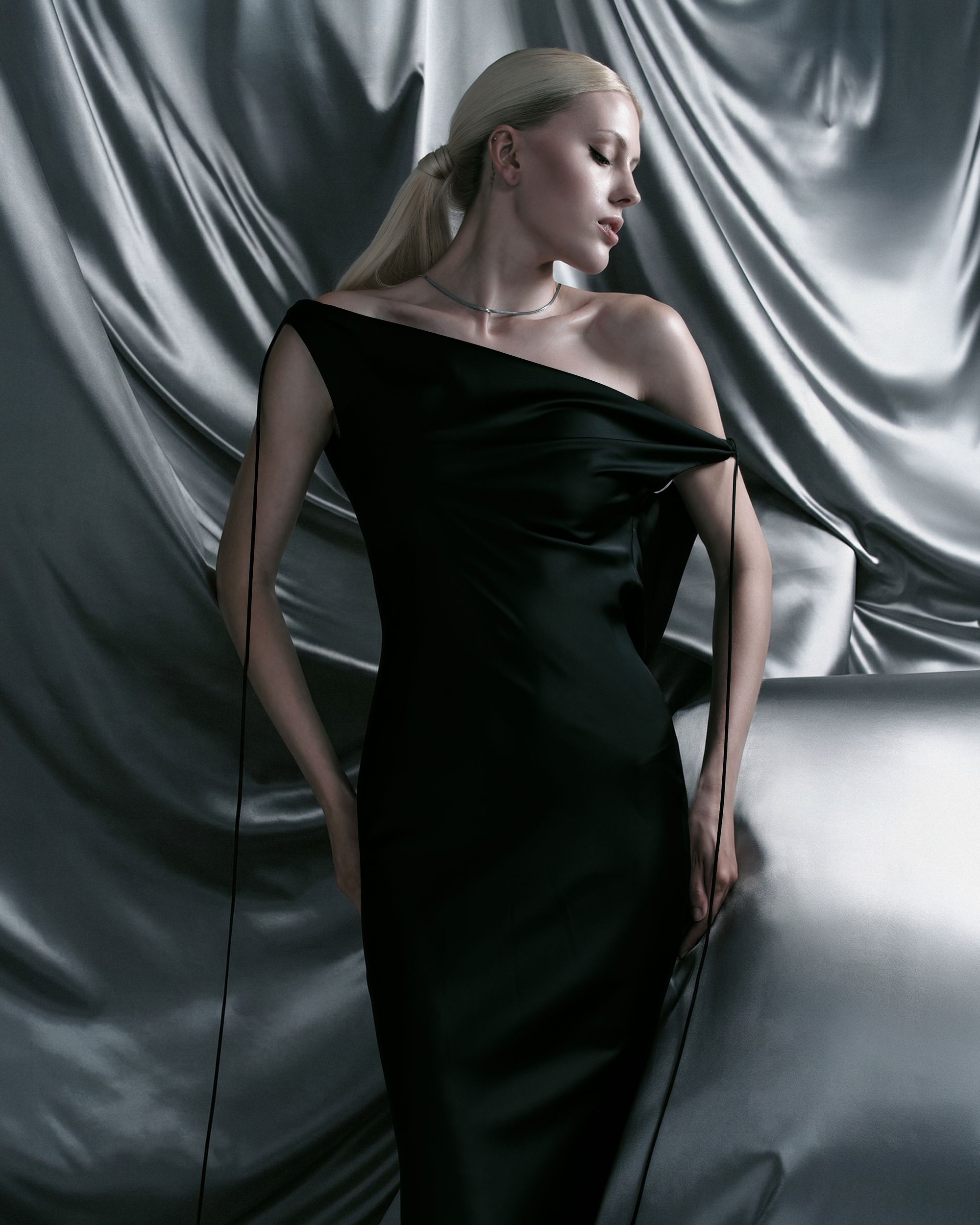 Backless dress, black