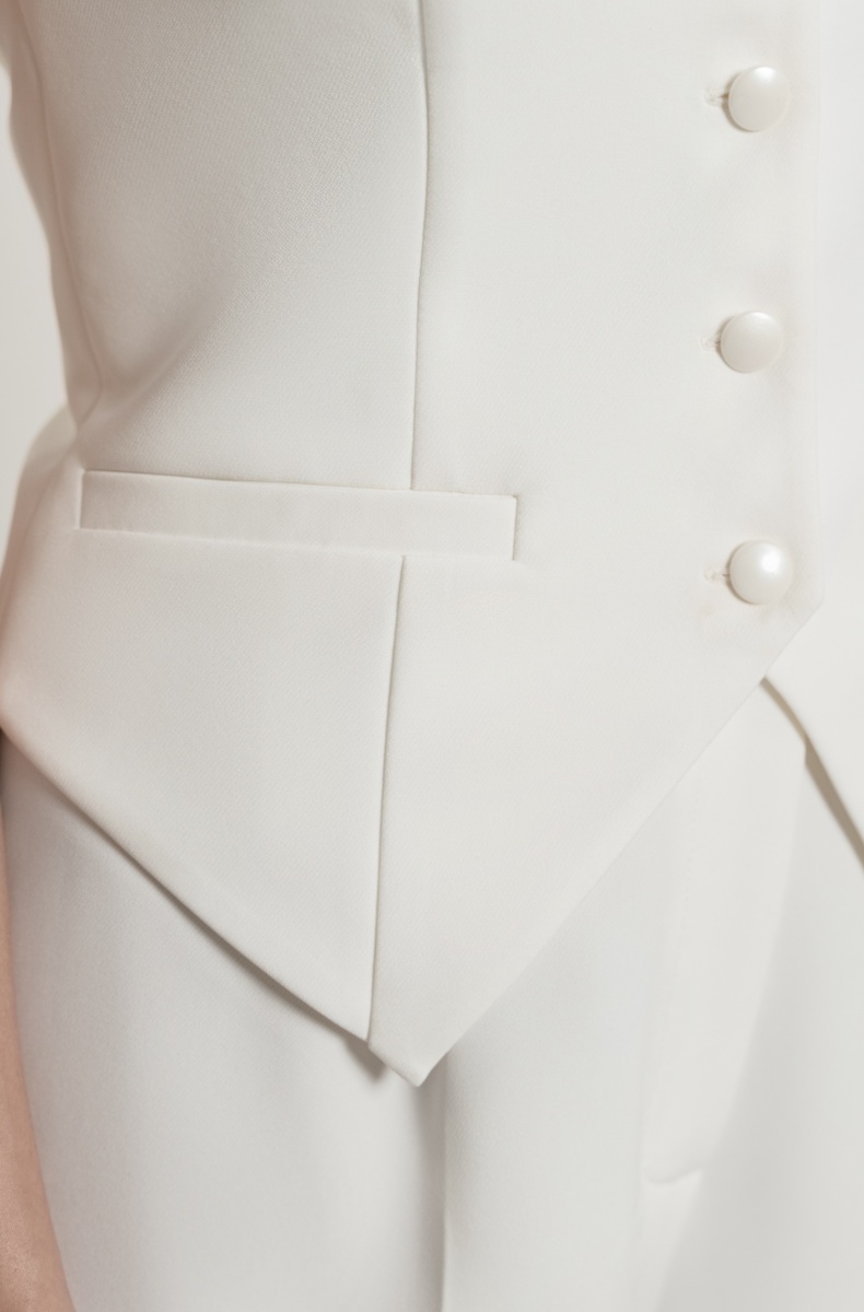 Fitted waistcoat, milk white