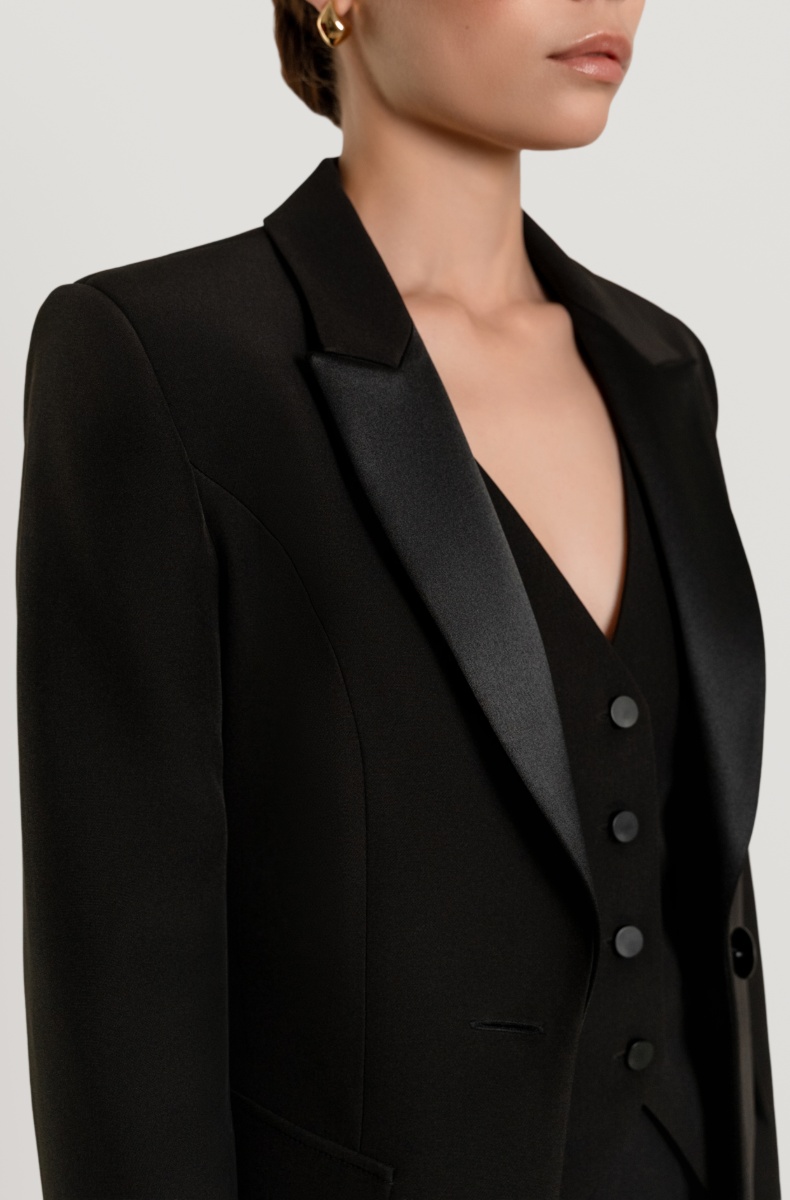 Tuxedo with satin lapels, black
