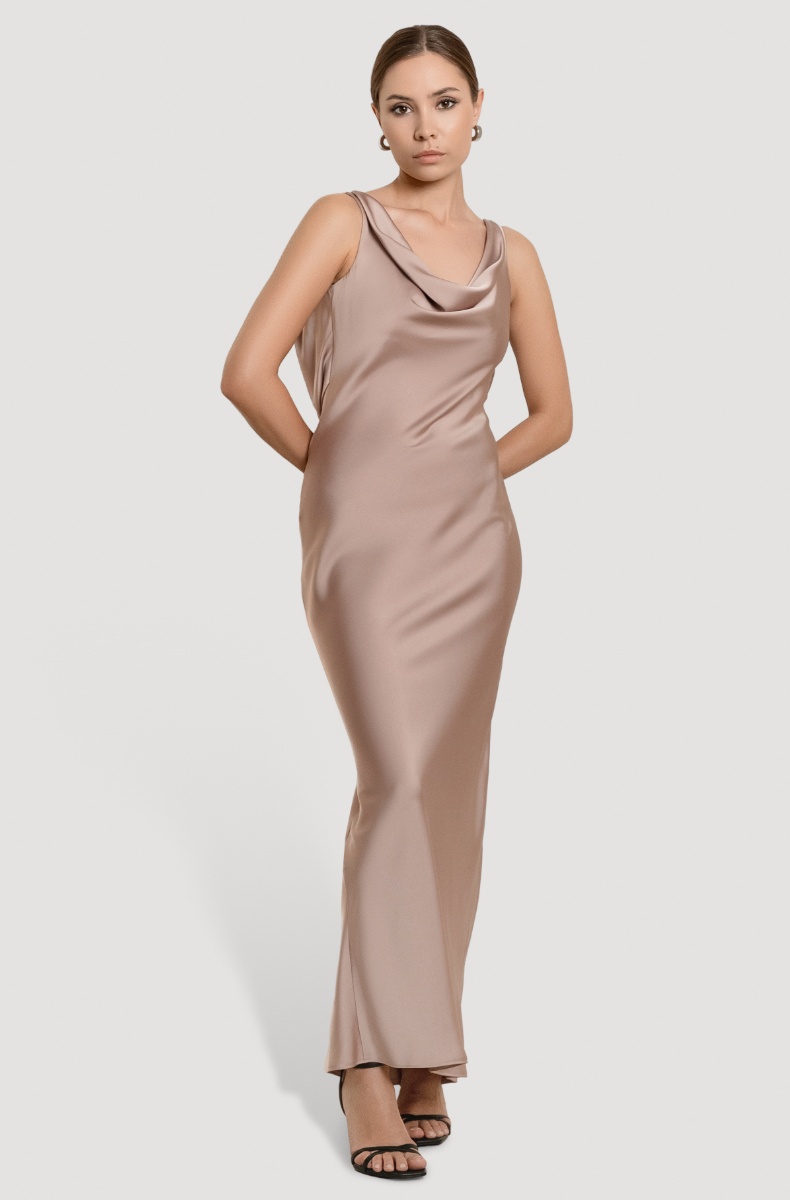 Backless dress, powder