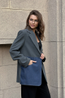 Oversized jacket with blue denim pocket, light grey